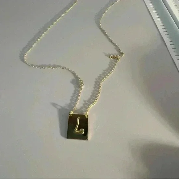 Savvy Cie – 18K Gold Vermeil Script Initial Pendant Necklace - Letter-L - Picture 3 of 5